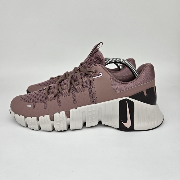 New Nike Free Metcon 5 'Smokey Mauve' Women's Workout Shoes Size 6.5 - Picture 1 of 8